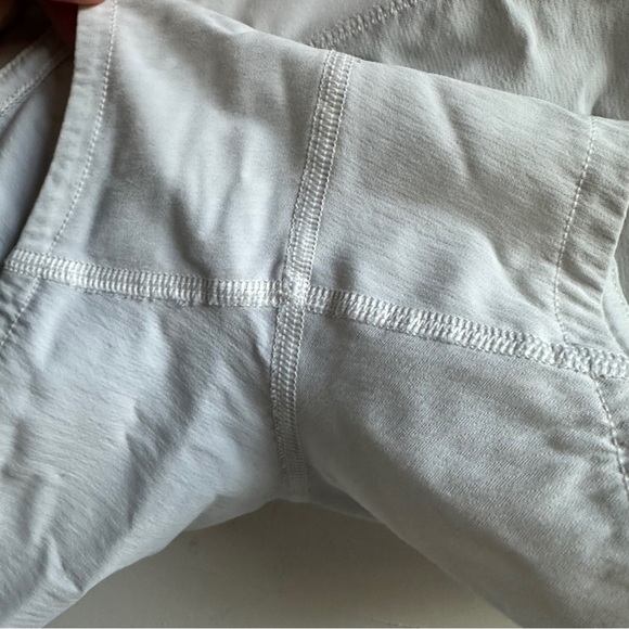 Lululemon Speed Up Short *2.5" Inseam Size 6 in White - Picture 4 of 12